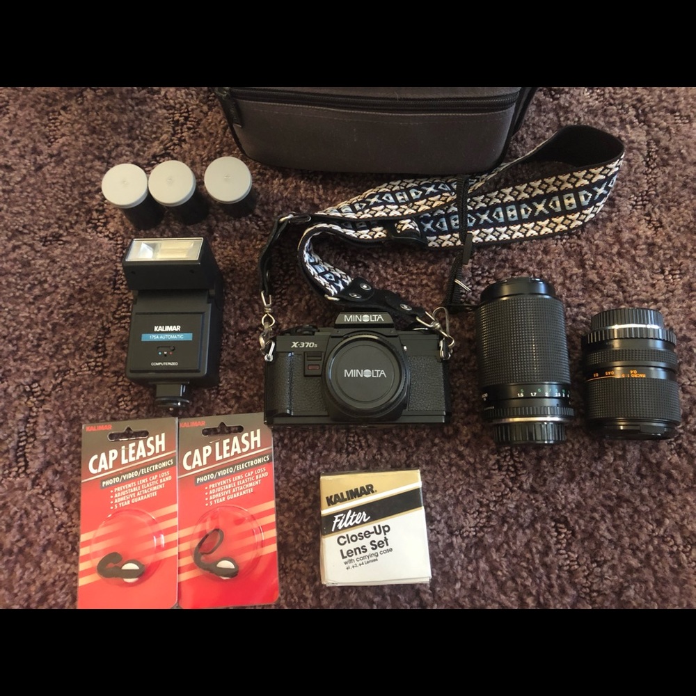 Minolta X-370 S camera set.